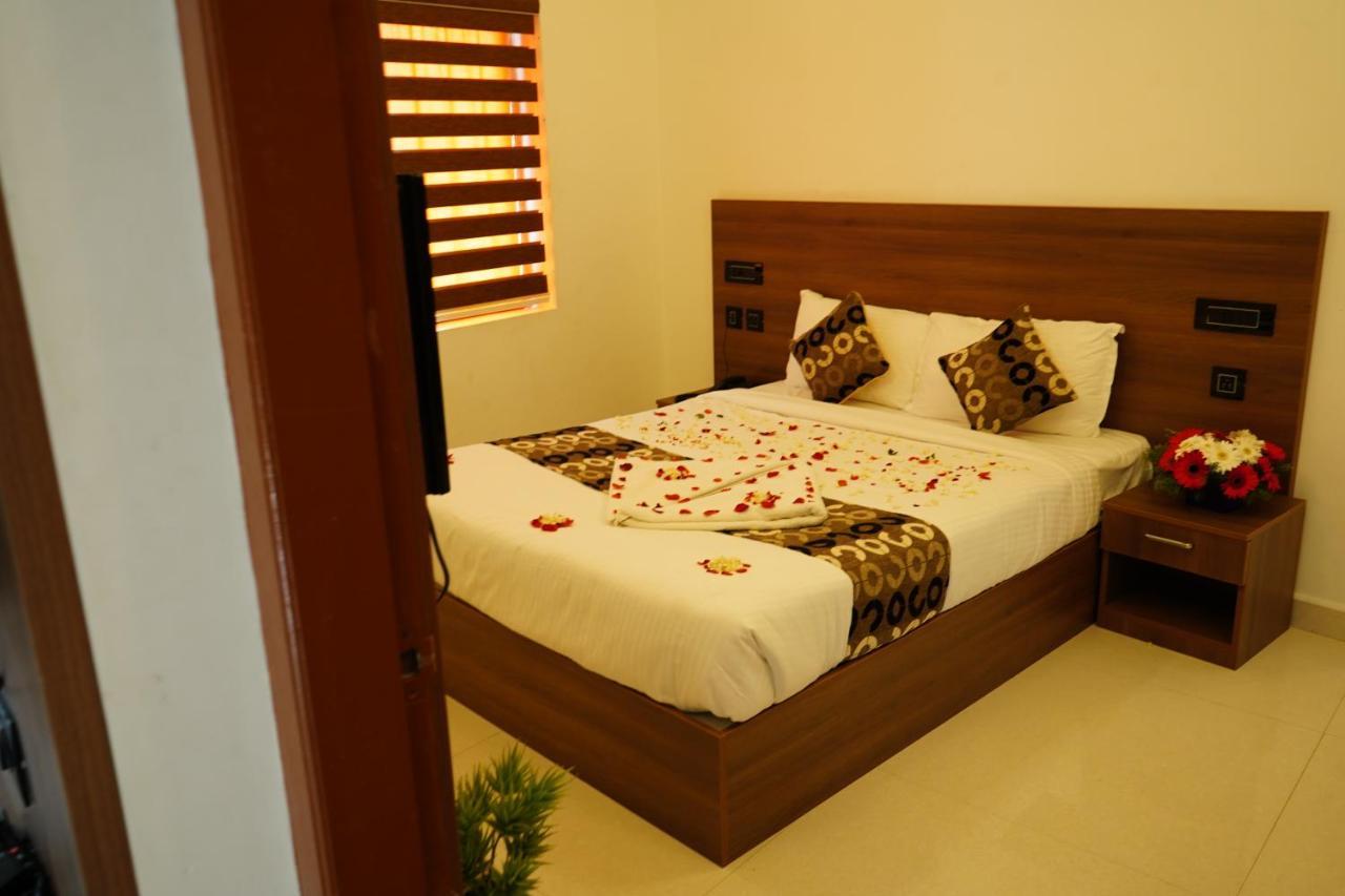 Hotel The Patio Thekkady Exterior foto